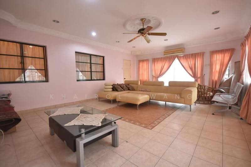 Rumah Banglo untuk Dijual di Shah Alam (Selangor) - Khairol Awang - Living Room - PropertyGuru.com.my