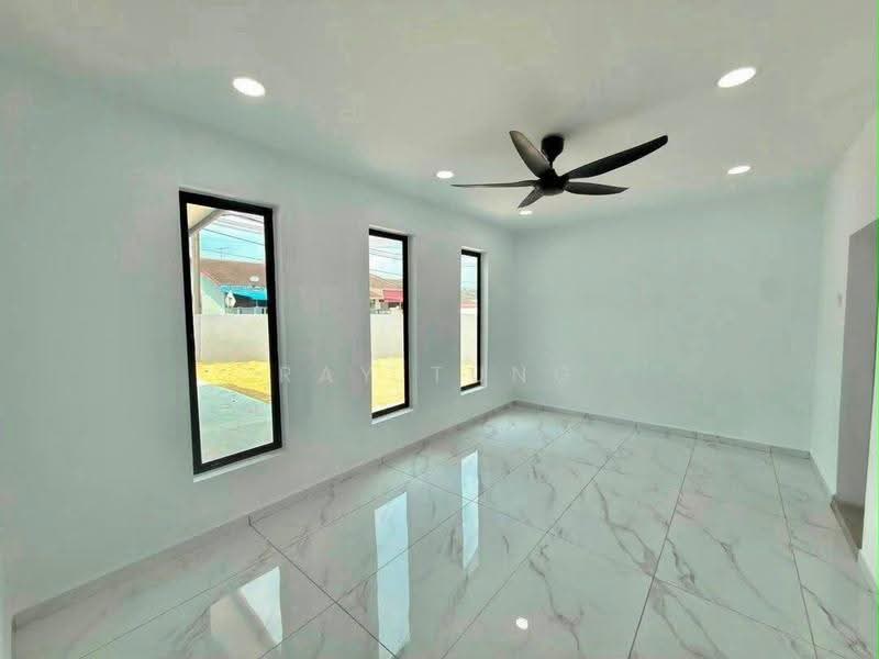 1-storey Terraced House for Sale in Taman Puteri Wangsa (Ulu Tiram) - Ray Tung - Living Room - PropertyGuru.com.my