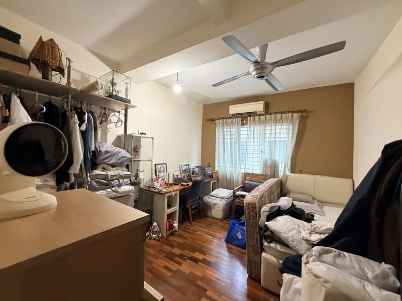 2.5-storey Terraced House for Sale in Bandar Putra Permai (Seri Kembangan) - Nick Chan - Bedroom - PropertyGuru.com.my