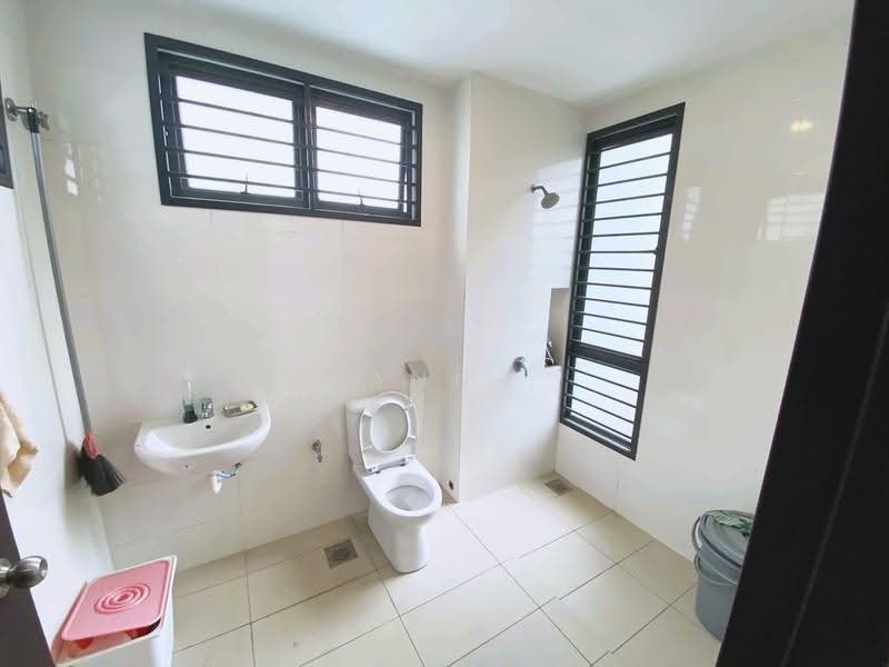 Rumah Teres 3-Tingkat untuk Dijual di Puchong (Selangor) - Hann . - Bathroom - PropertyGuru.com.my