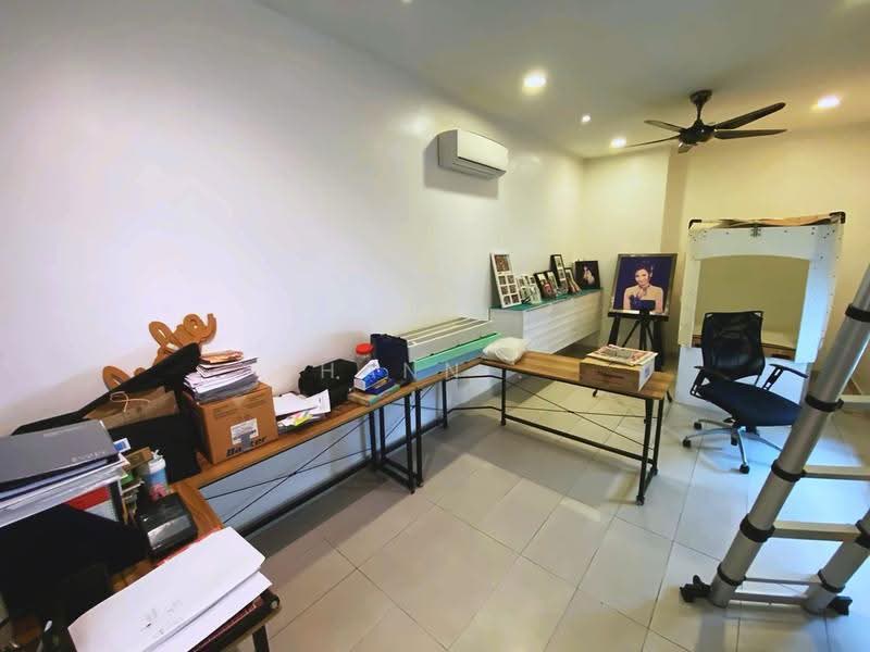 Rumah Teres 3-Tingkat untuk Dijual di Puchong (Selangor) - Hann . - Study - PropertyGuru.com.my