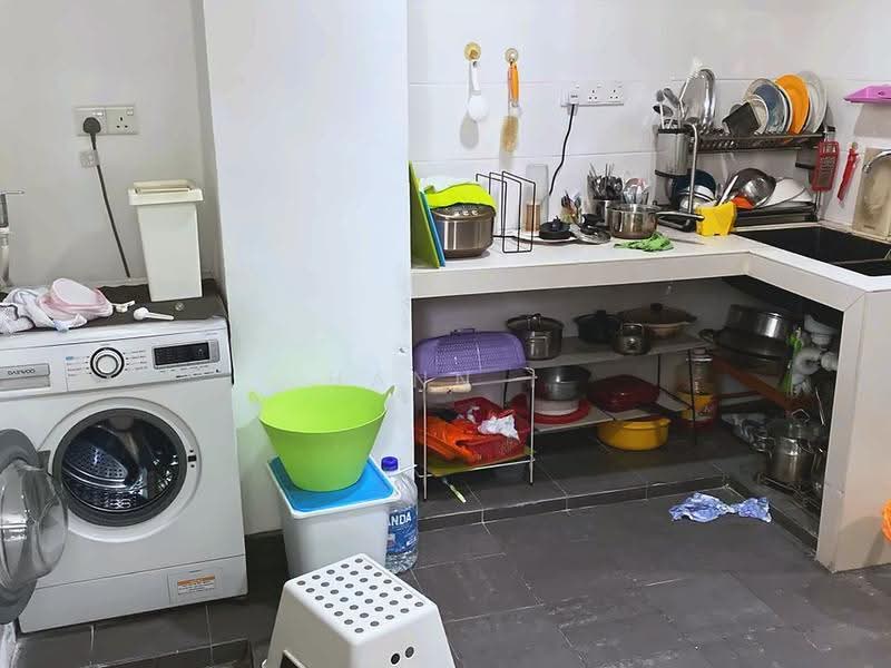 Rumah Teres 3-Tingkat untuk Dijual di Puchong (Selangor) - Hann . - Kitchen - PropertyGuru.com.my