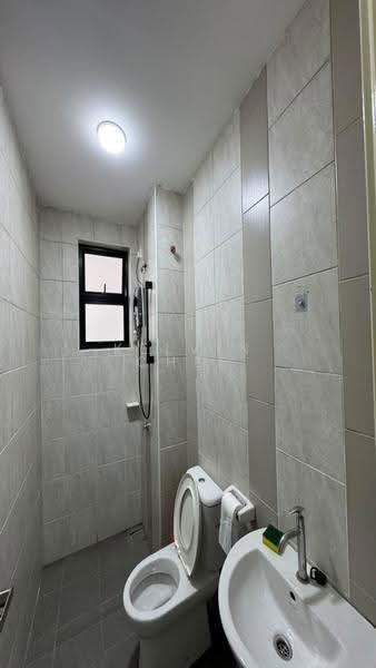 Kediaman Servis untuk Disewa di Sky Breeze Service Apartment - Kelvin Chee - Bathroom - PropertyGuru.com.my