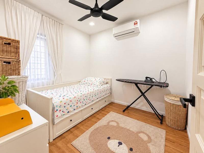 Rumah Berkembar untuk Dijual di Bandar Bukit Mahkota (Bangi) - Wan Azlan Ahmad - PropertyGuru.com.my