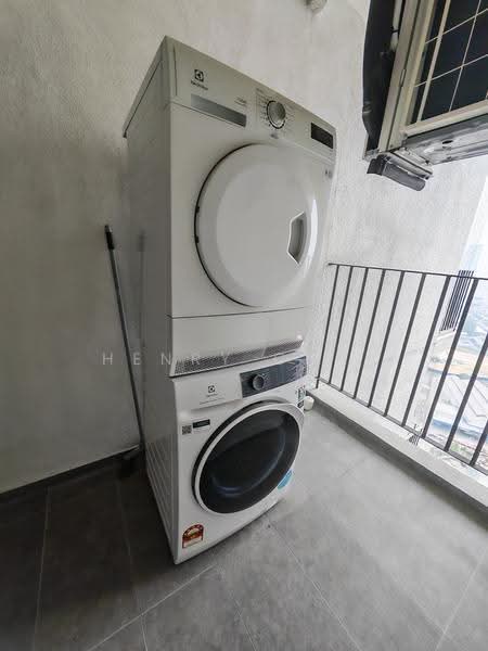 Kediaman Servis untuk Disewa di Atwater : Service Residences - Henry Chai - Balcony - PropertyGuru.com.my