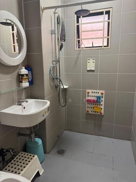 2-storey Terraced House for Rent in Rawang (Selangor) - Lau Ia Ein - Bathroom - PropertyGuru.com.my