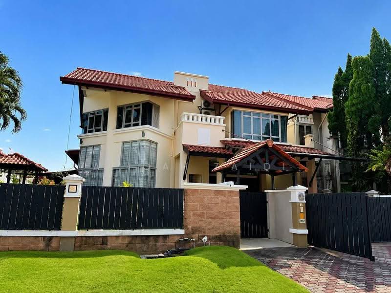 Rumah Berkembar untuk Dijual di Bukit Jelutong (Shah Alam) - Afiqah zaidi - Exterior - PropertyGuru.com.my