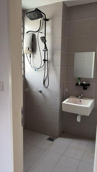 Rumah Teres 2-Tingkat untuk Disewa di Hijayu 2, Bandar Sri Sendayan (Bandar Sri Sendayan) - Ong Jia Hui - Bathroom - PropertyGuru.com.my