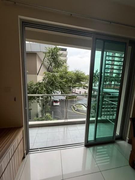 Pangsapuri untuk Disewa di Austin Suites (Permata Austin) - Alex How - Balcony - PropertyGuru.com.my