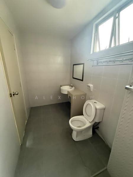 Pangsapuri untuk Disewa di Austin Suites (Permata Austin) - Alex How - Bathroom - PropertyGuru.com.my