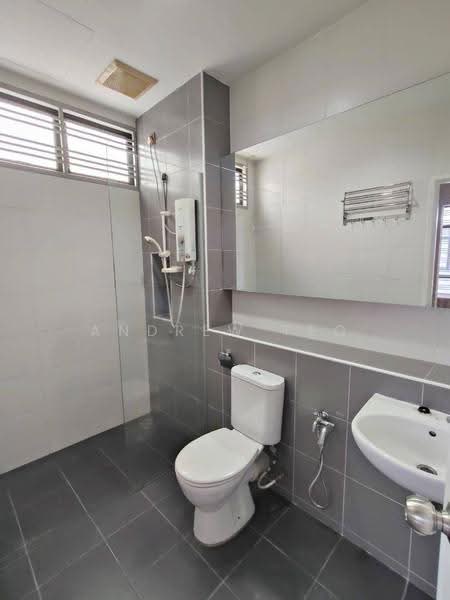 Rumah Kluster untuk Dijual di Taman Setia Indah (Tebrau) - Andrew Teo - Bathroom - PropertyGuru.com.my