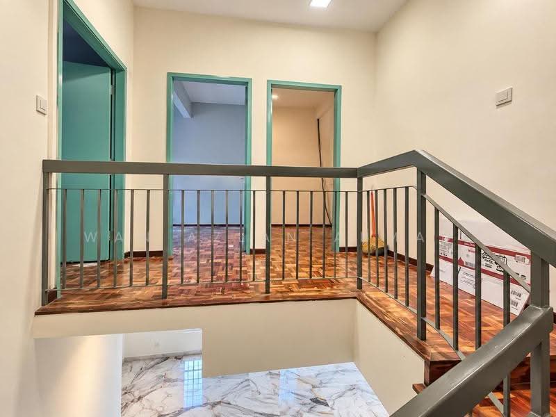 2-storey Terraced House for Sale in Bandar Teknologi Kajang (Kajang) - Wan Azlan Ahmad - Corridor - PropertyGuru.com.my