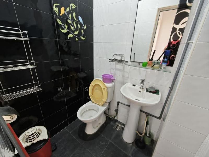 Kondominium untuk Dijual di Nusavilla - Wilson Teh - Bathroom - PropertyGuru.com.my