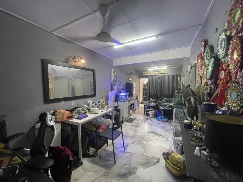 Rumah Teres 1-Tingkat untuk Dijual di Taman Industri Bolton (Batu Caves) - Francis Soh - Living Room - PropertyGuru.com.my