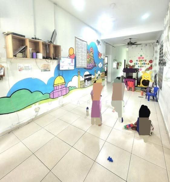 1-storey Terraced House for Sale in Taman Permai (Semenyih) - Sue Arifin - Living Room - PropertyGuru.com.my
