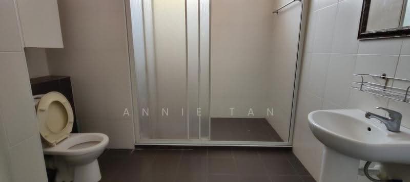 2.5-storey Terraced House for Rent in Sungai Ara (Penang) - Annie Tan - Bathroom - PropertyGuru.com.my