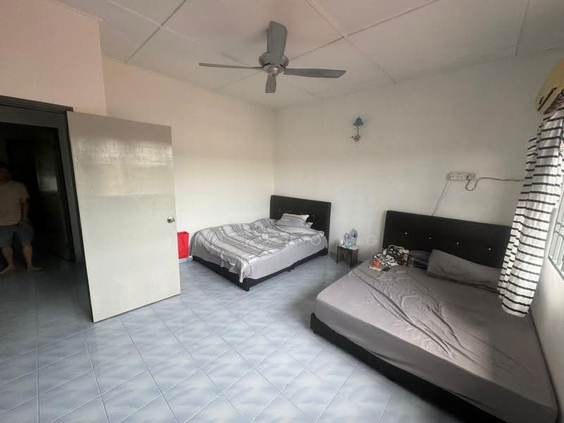 2-storey Terraced House for Sale in Rawang Perdana 2 (Rawang) - Tris Jong - Bedroom - PropertyGuru.com.my