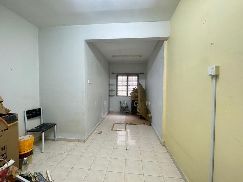 2-storey Terraced House for Sale in Rawang Perdana 2 (Rawang) - Tris Jong - Living Room - PropertyGuru.com.my