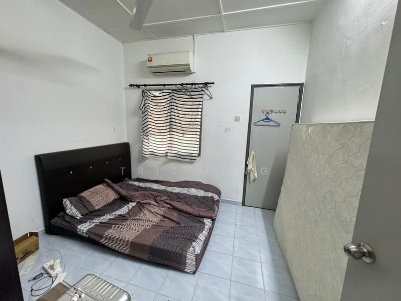 2-storey Terraced House for Sale in Rawang Perdana 2 (Rawang) - Tris Jong - Bedroom - PropertyGuru.com.my