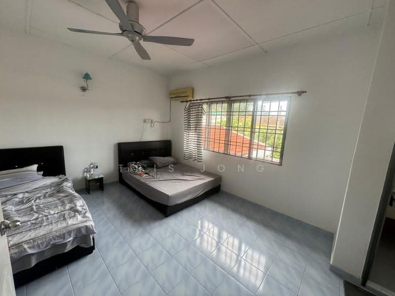 2-storey Terraced House for Sale in Rawang Perdana 2 (Rawang) - Tris Jong - Bedroom - PropertyGuru.com.my