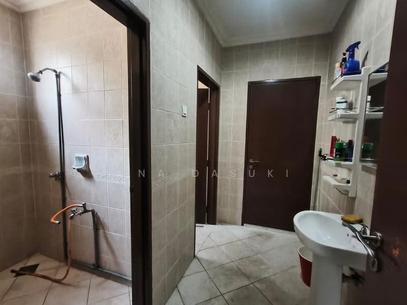 Semi-Detached House for Sale in Cheras (Selangor) - Rina Dasuki - Bathroom - PropertyGuru.com.my