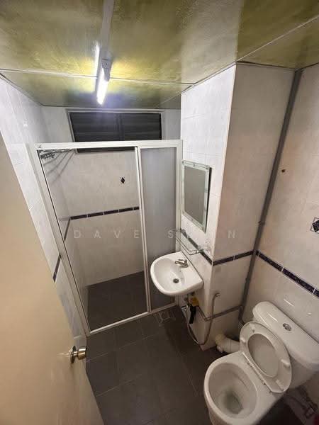 Kondominium untuk Dijual di Eden Seaview Condominium - Dave Soon - Bathroom - PropertyGuru.com.my
