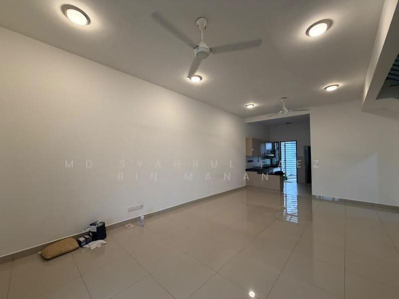 Rumah Berkembar untuk Dijual di Alam Sari (Bangi) - Md Syahrul Faez Bin Manan - Living Room - PropertyGuru.com.my