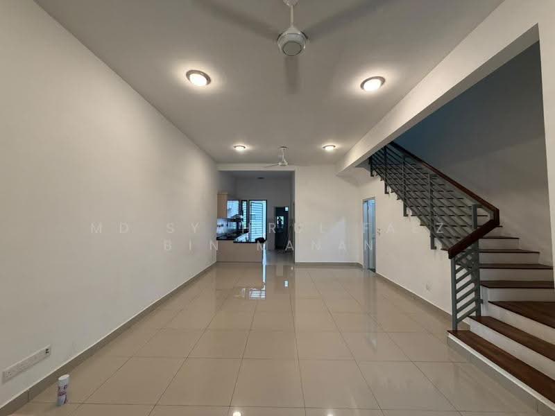 Rumah Berkembar untuk Dijual di Alam Sari (Bangi) - Md Syahrul Faez Bin Manan - Living Room - PropertyGuru.com.my