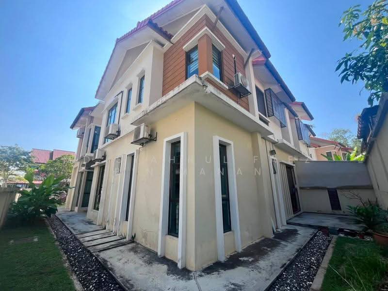 Rumah Berkembar untuk Dijual di Alam Sari (Bangi) - Md Syahrul Faez Bin Manan - Exterior - PropertyGuru.com.my