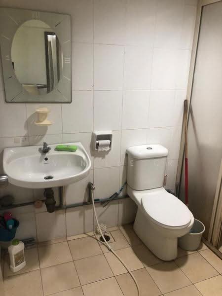 Service Residence for Sale at D'Alamanda - Ivan Lee CR - Bathroom - PropertyGuru.com.my