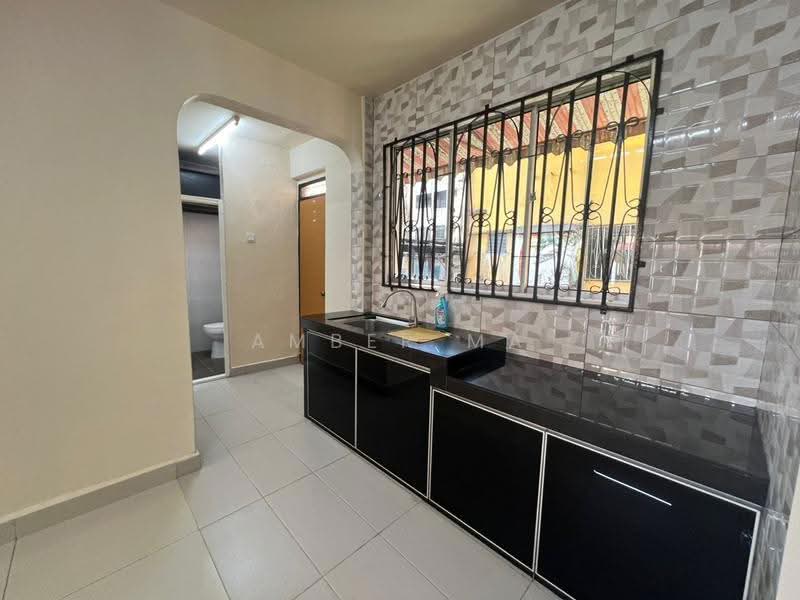 Flat for Rent at Flat Taman Ungku Tun Aminah - Amber Ma - Kitchen - PropertyGuru.com.my