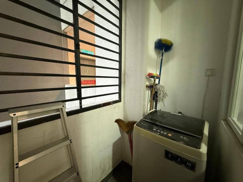 Kediaman Servis untuk Disewa di Meridin Bayvue Serviced Apartment - Louis Chin - Balcony - PropertyGuru.com.my