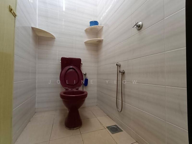 Rumah Teres 2-Tingkat untuk Dijual di Taman Menglembu (Menglembu) - Joline YEOW - Bathroom - PropertyGuru.com.my
