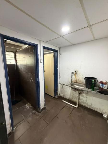 Kedai untuk Dijual di Bandar Sri Damansara (Selangor) - Aiki Yap - Bathroom - PropertyGuru.com.my