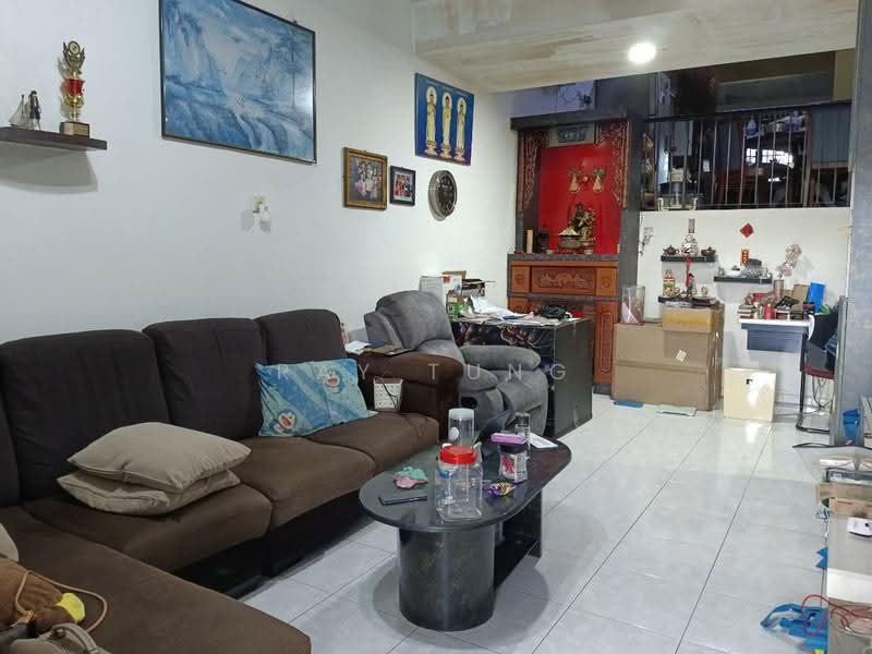 1.5-storey Terraced House for Sale in Taman Bukit Jaya (Ulu Tiram) - Ray Tung - Living Room - PropertyGuru.com.my