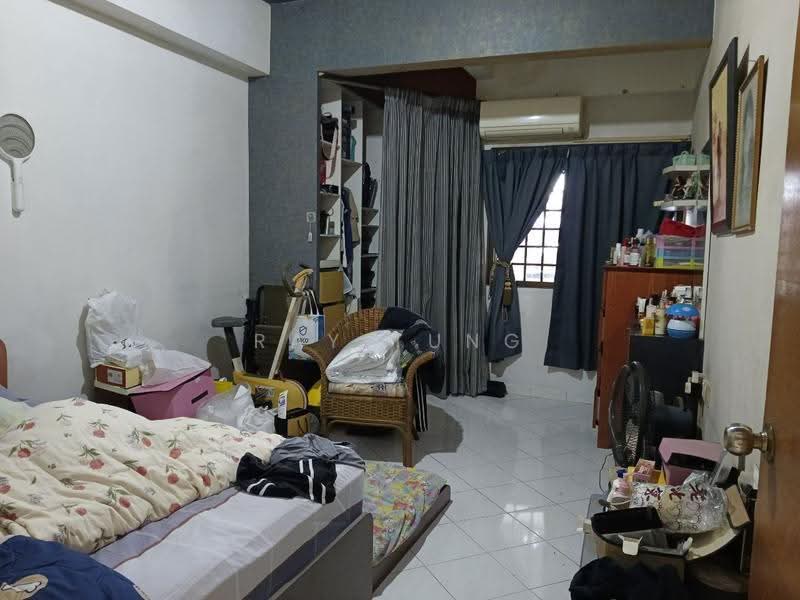 1.5-storey Terraced House for Sale in Taman Bukit Jaya (Ulu Tiram) - Ray Tung - Bedroom - PropertyGuru.com.my