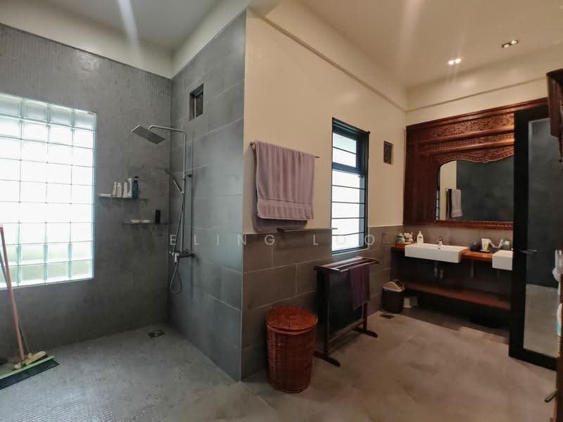 Rumah Banglo untuk Dijual di Ampang Jaya (Ampang) - Eling Loo - Bathroom - PropertyGuru.com.my