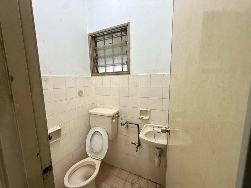 Terraced House for Sale in Usj 2 (Subang Jaya) - Kenix Lee - Bathroom - PropertyGuru.com.my