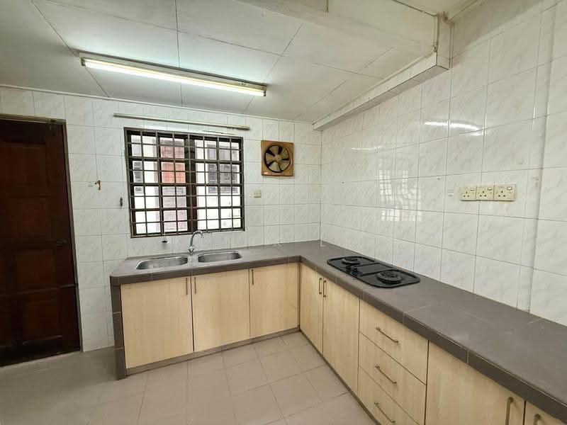 Terraced House for Sale in Usj 2 (Subang Jaya) - Kenix Lee - Kitchen - PropertyGuru.com.my
