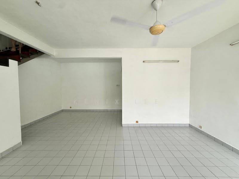 Terraced House for Sale in Usj 2 (Subang Jaya) - Kenix Lee - Living Room - PropertyGuru.com.my