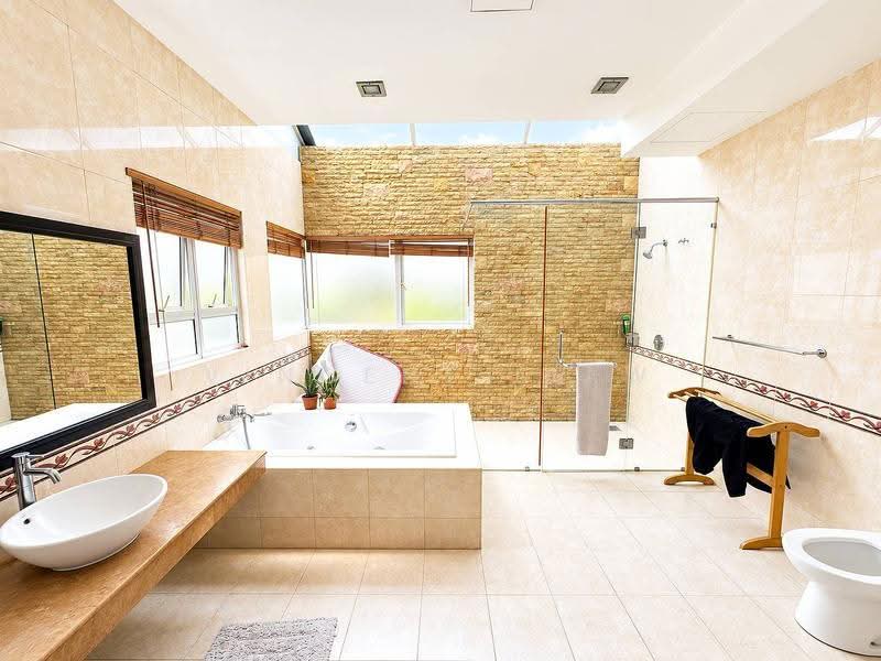 Semi-Detached House for Sale in Damansara Legenda (Petaling Jaya) - Vincent Liaw - Bathroom - PropertyGuru.com.my