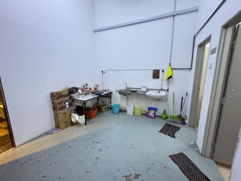 Kedai / Pejabat untuk Disewa di Seri Kembangan (Selangor) - Hanz Low - Kitchen - PropertyGuru.com.my