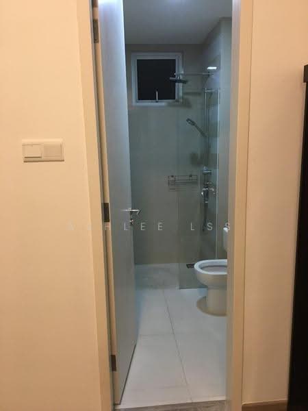 Kediaman Servis untuk Dijual di Southbank Residence - Ashlee LSS - Bathroom - PropertyGuru.com.my