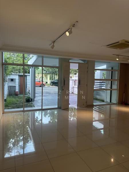 Rumah Teres 2.5-Tingkat untuk Dijual di USJ Heights (Subang Jaya) - Nazrin Rahman - Living Room - PropertyGuru.com.my