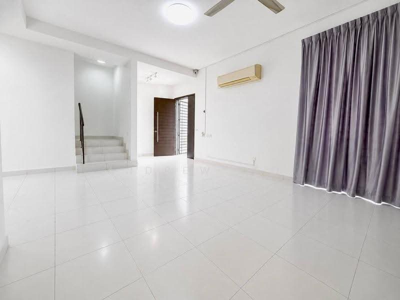 Rumah Kluster untuk Dijual di Setia Tropika (Johor Bahru) - Andrew Teo - Living Room - PropertyGuru.com.my