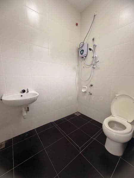 Rumah Kluster untuk Dijual di Setia Tropika (Johor Bahru) - Andrew Teo - Bathroom - PropertyGuru.com.my