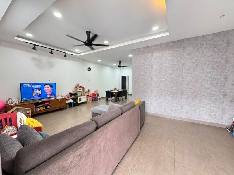 2-storey Terraced House for Sale in Bandar Pulai Jaya (Kulai) - Ee Fong Toh - Living Room - PropertyGuru.com.my