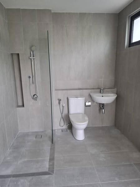 Bungalow House for Sale in Telok Panglima Garang (Selangor) - Kelvin Tan - Bathroom - PropertyGuru.com.my