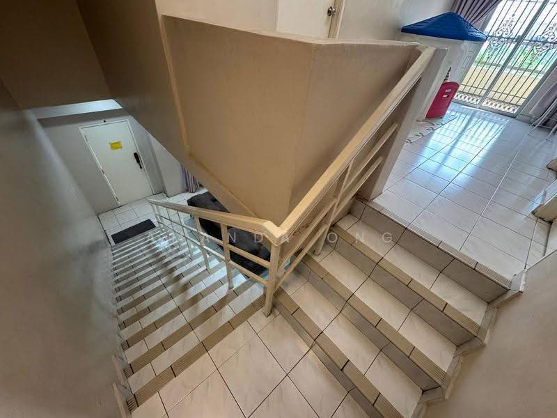 2-storey Terraced House for Sale in Bandar Country Homes (Rawang) - Amanda Ong - Entrance - PropertyGuru.com.my