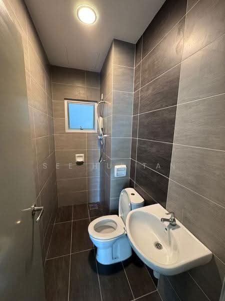 Condominium for Sale at Zeta Deskye (Alam Saujana) - See Hui Tan - Bathroom - PropertyGuru.com.my